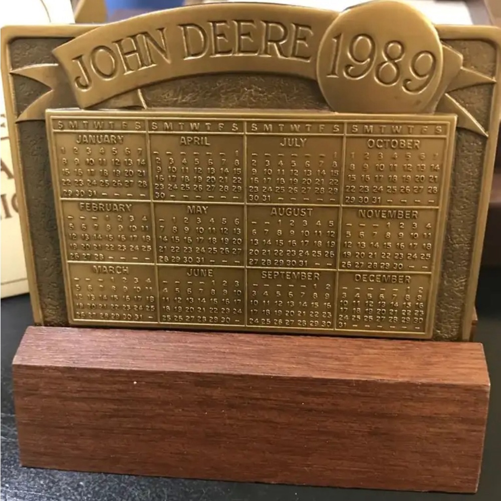 1989 John Deere Model D Calendar Medallion NEW IN BOX